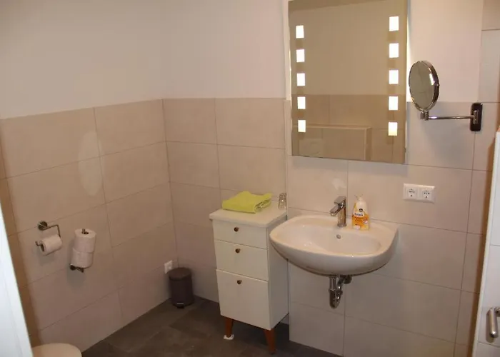 Wolfsjaeger Worker Rooms - Voll Ausgestattete Gemeinschafts-Apartments Mit Kueche & Waschmaschine, Nahe Linz Innertreffling photo